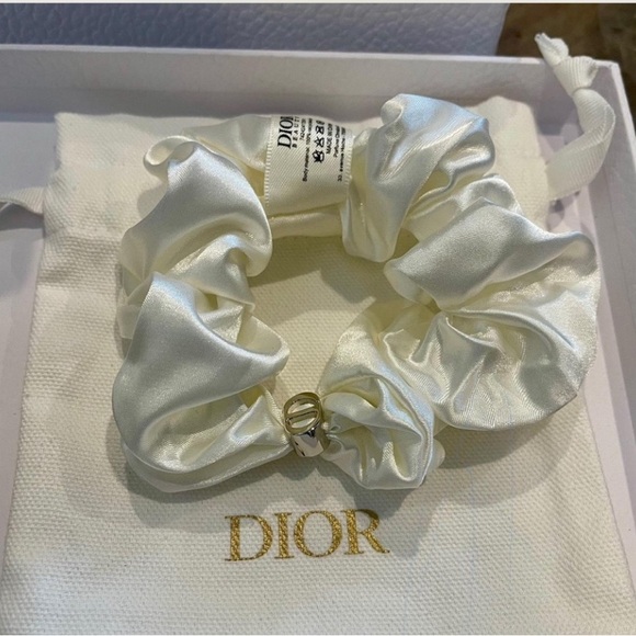 Dior Beauty CD Scrunchie NEW!! main image 4